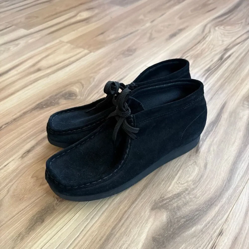 Clarks Wallabee Older Black Suede Kids Size 4.5 EUC